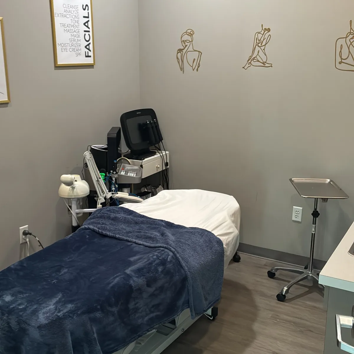 Facial treatment room